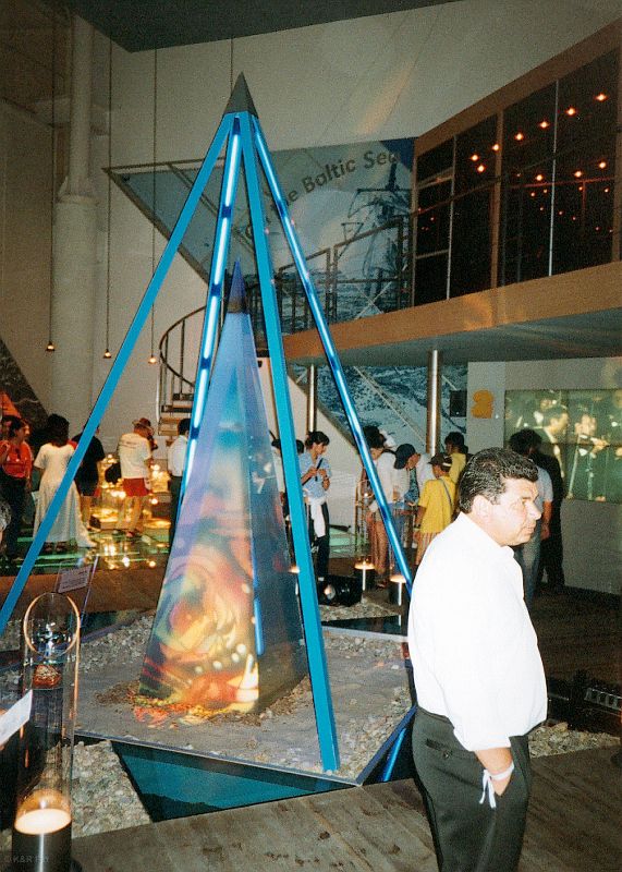 Wnętrze polskiego pawilonu na EXPO'98