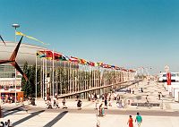 Flagi wszystkich państw i organizacji uczestniczących w EXPO 1998
