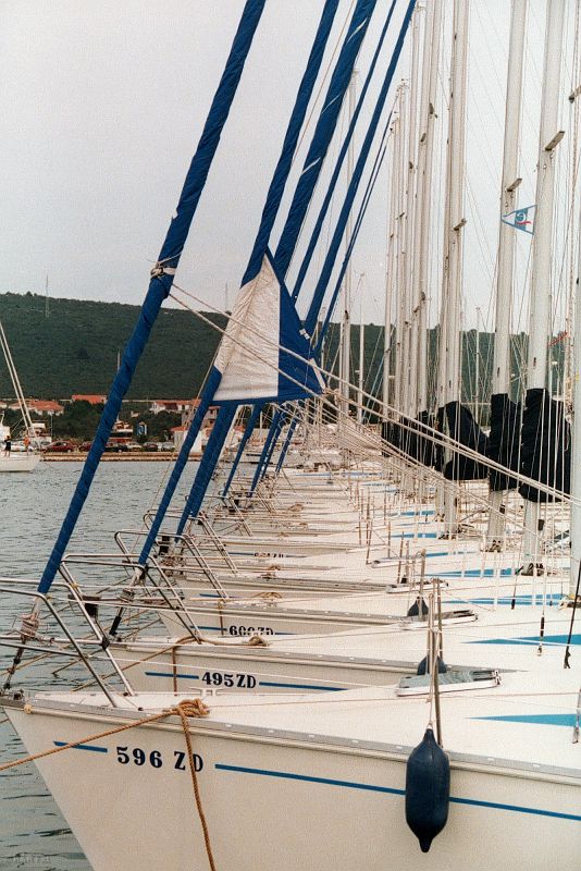 Jachty w marina w Sukošanie