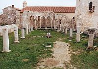 Ruiny kościoła w Rab