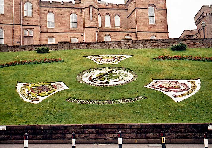 Kwiatowy zegar w Inverness