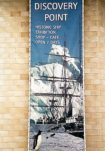 Plakat z reklamą Discovery Point w Dundee