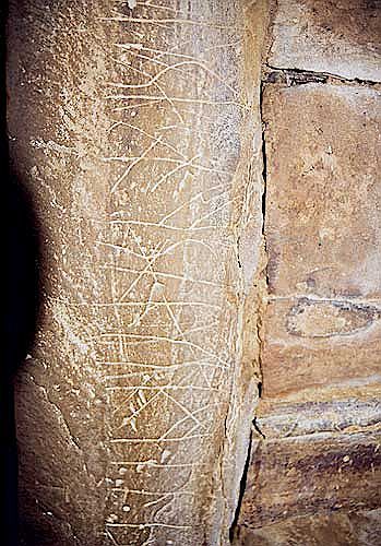 W Maes Howe jest największy na świecie zbiór tekstów zapisanych pismem runicznym