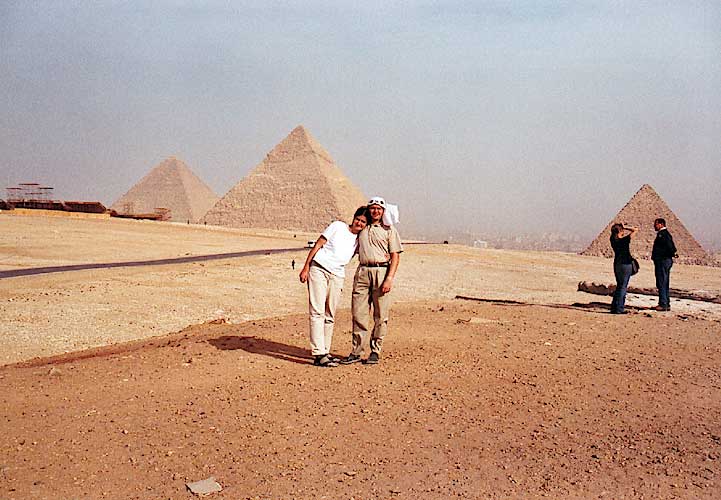 Największa z piramid – Cheopsa – ma 146 metrów wysokości. Powstała ok. 2500 p.n.e.