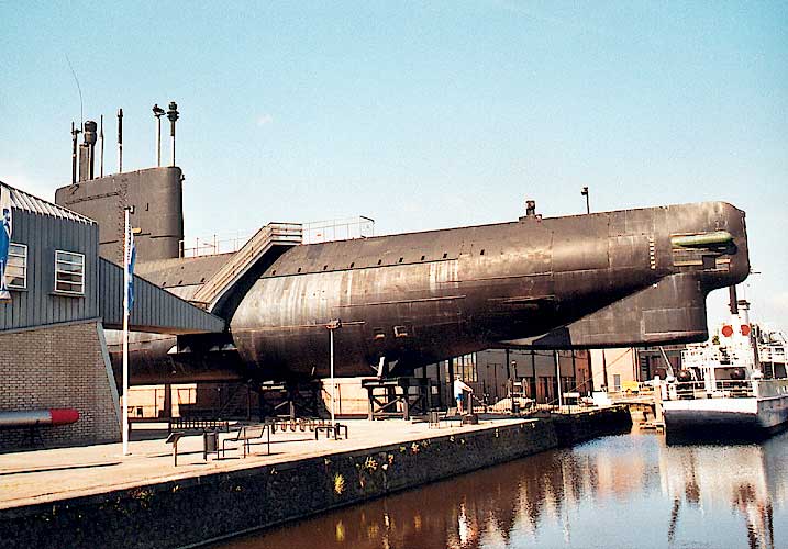 W muzeum morskim w Den Helder można zwiedzać okręt podwodny.