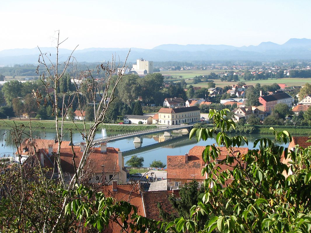 Widok z zamku na rzeke Drava