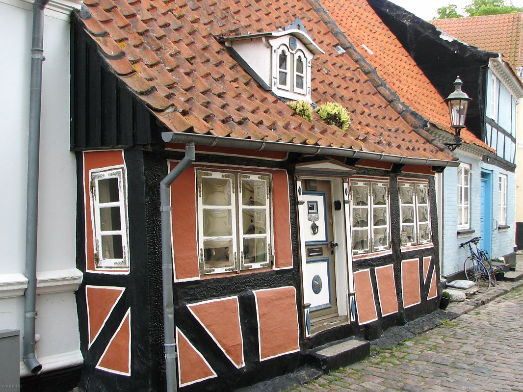 W Ærøskøbing zachował się średniowieczny układ ulic i duża ilość starych domów
