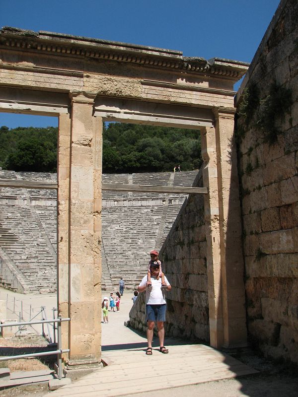 Najlepiej zachowany w Grecji antyczny teatr z IV w p.n.e. - Epidauros
