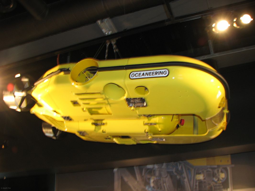 Podwodny, zdalnie sterowany robot