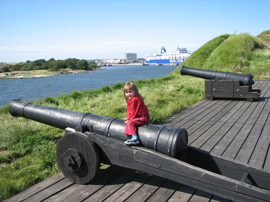 Twierdza wybudowana u ujścia rzeki Gota do XVIII w. broniła miasta przed atakami Duńczyków.