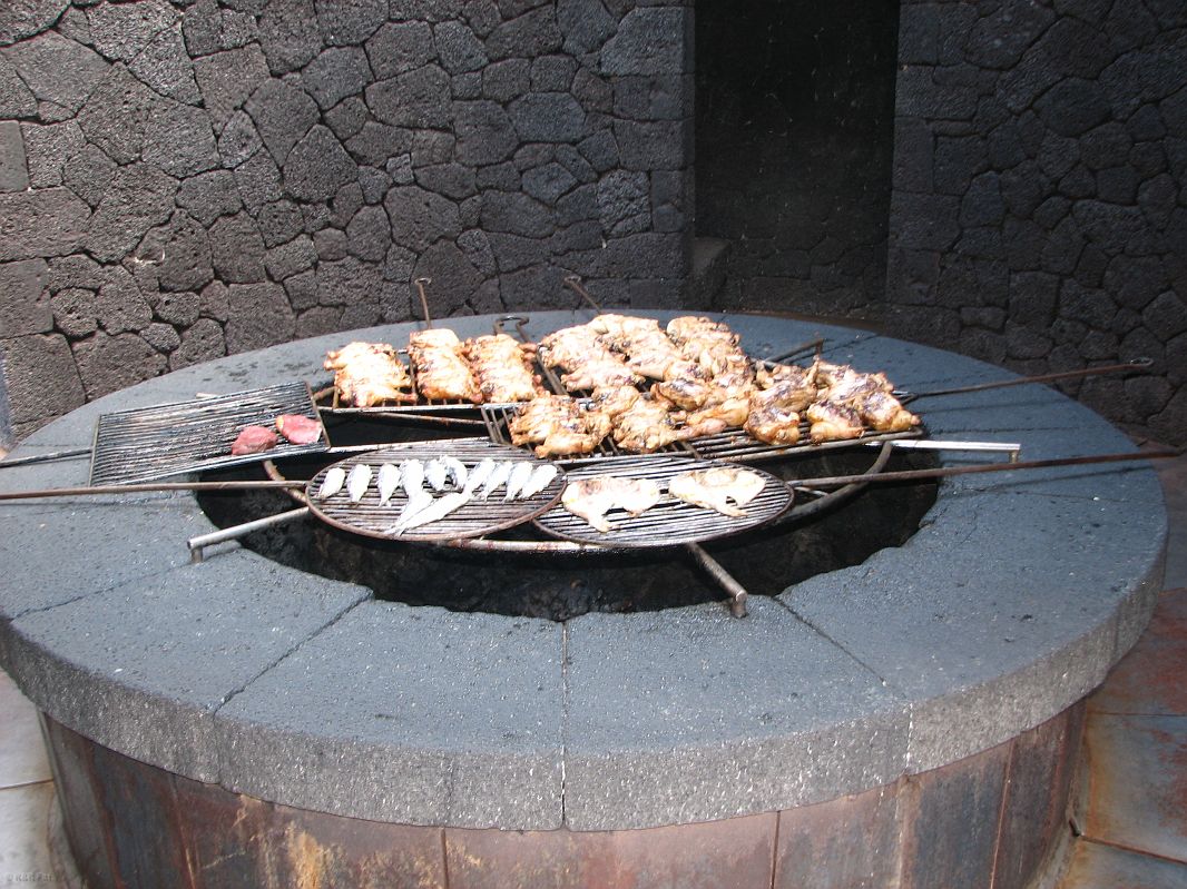 Grill nad wulkanem w restauracji El Diablo, Park Narodowy Timanfaya, Lanzarote