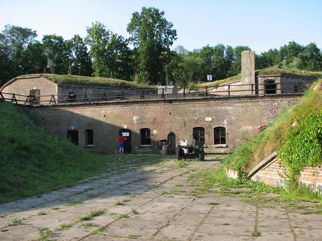 Zachodni Fort Artyleryjski w Świonujściu