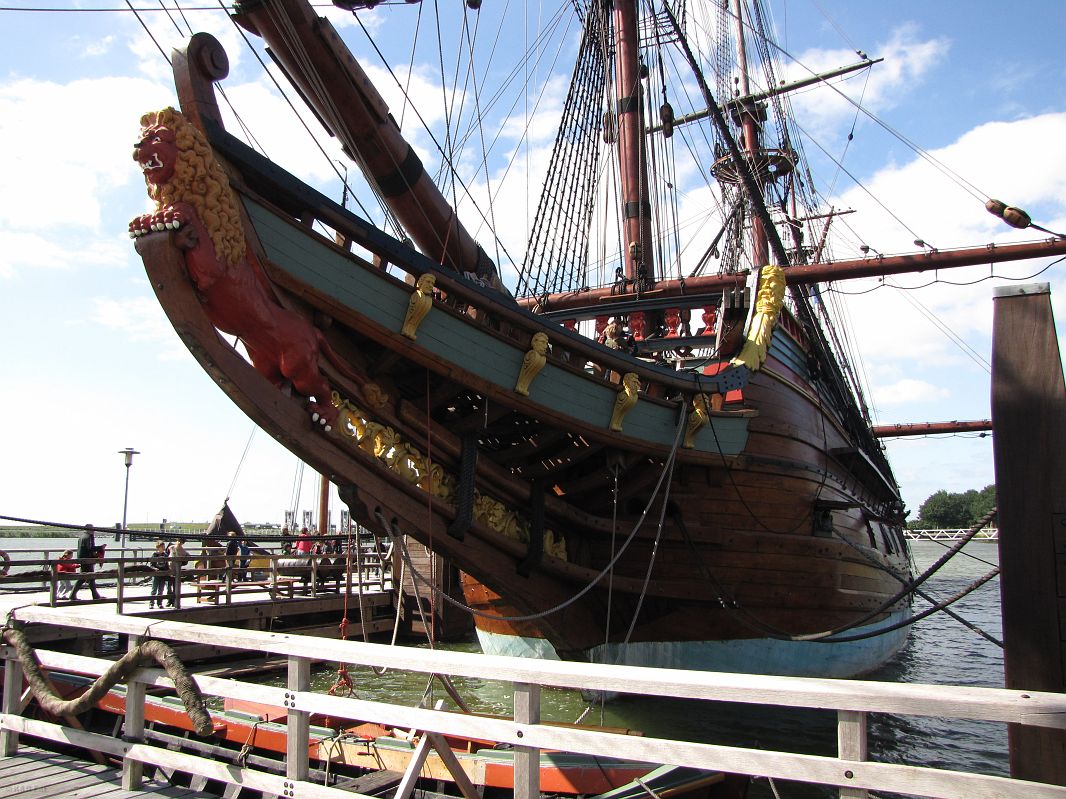 Batavia - galeon zbudowany w Amsterdamie w 1628 i należący do Holenderskiej Kampanii Wschodnioindyjskiej