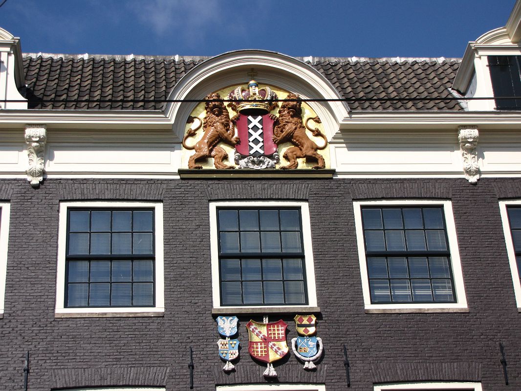 Kamieniczka z herbem Amsterdamu