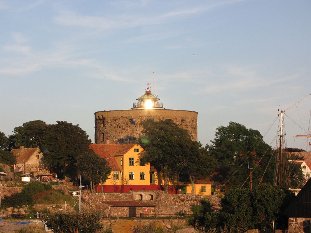 W Dużej Wieży w roku 1805 zainstalowano pierwszą w Danii zwierciadłową latarnię morską