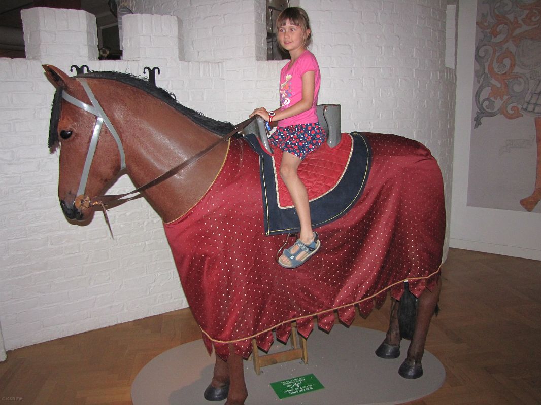 Muzeum Dziecięce, na koniu jak rycerz
