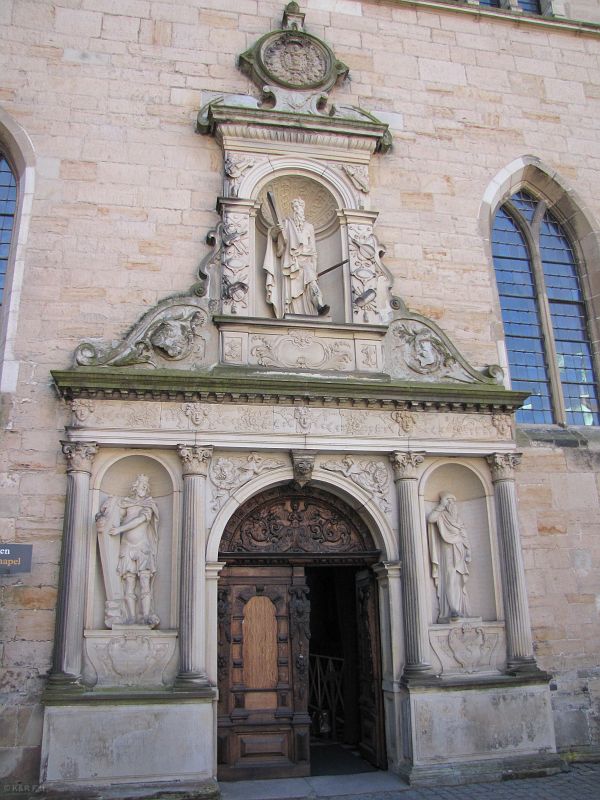 Wejście do zamkowej kaplicy