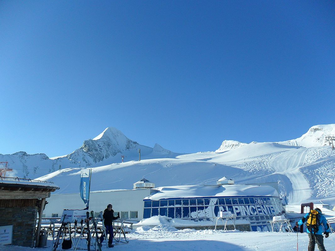 Szczyt Kitzsteinhorn ma wysokość 3203 m n.p.m.