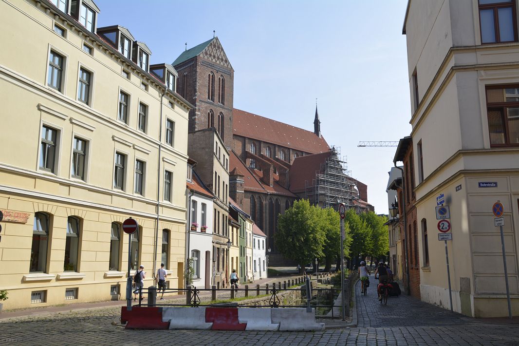 Frische Grube i kościół św. Mikołaja w Wismarze