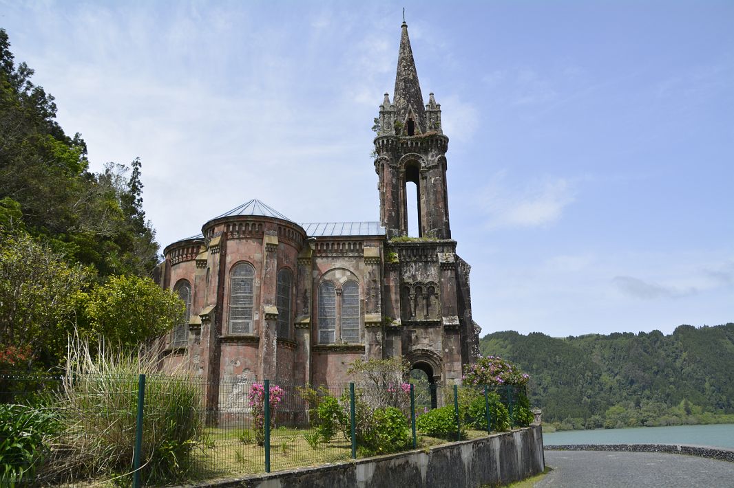 Ruiny kościoła przy Lagoa das Furnas