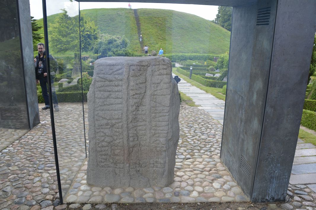 Kamień Gorma Starego, pierwszego króla Danii