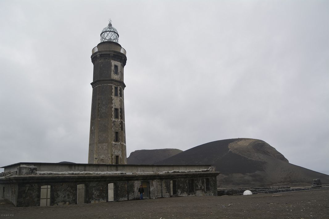 Ruiny latarni morskiej na Ponta dos Capelinhos