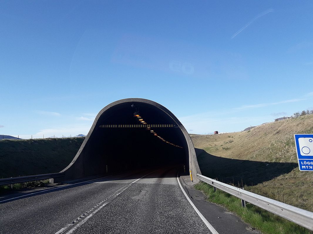 Wjazd do tunelu pod Hvalfjörður