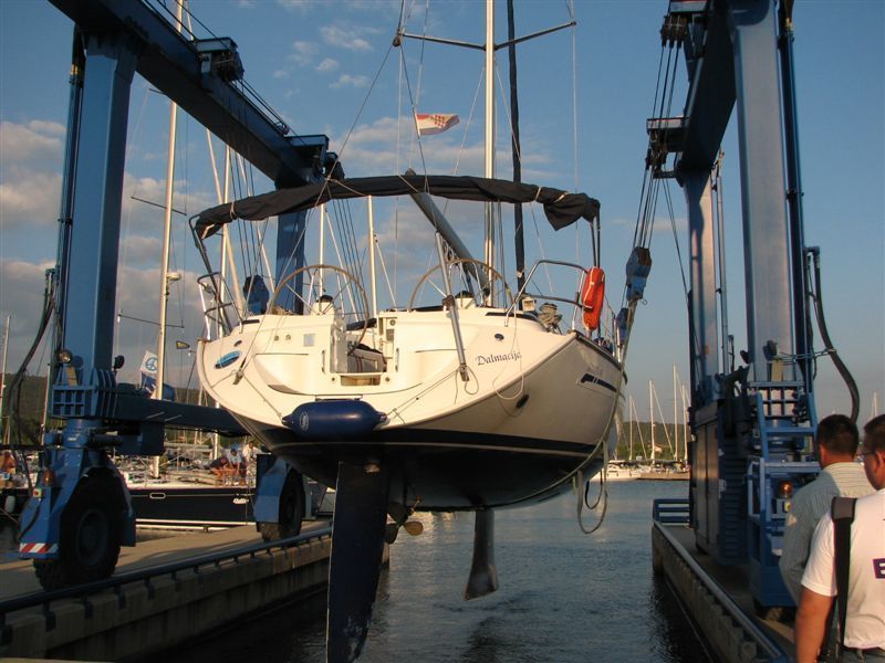 Bavaria 49 – out of the water