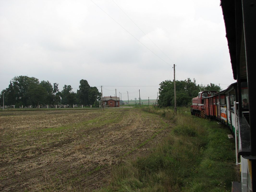 Lokomotywa Lyd2‒57 zbliża się do stacji Gąsawa